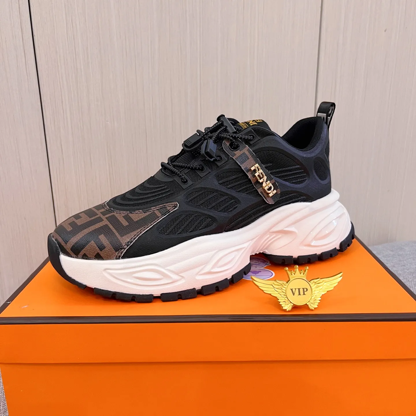 Men's shoes💰 460💰[LV]🔥Louis Vuitton, high-end men's shoes brand, official website 1:1 latest masterpiece: the upper is made of Italian imported first-layer cowhide with a comfortable and breathable lining➕original non-slip and wear-resistant outsole🔥, making walking more convenient and comfortable! An exclusive new model, a stunning work, a beautiful 1:1 replica [color] compared to the official quality! Create a fashionable personality to set off your uniqueness! A must-have for trendy men! Classic 🔥 Size: 38-44 Color: 🔥 2 colors available 🔥.